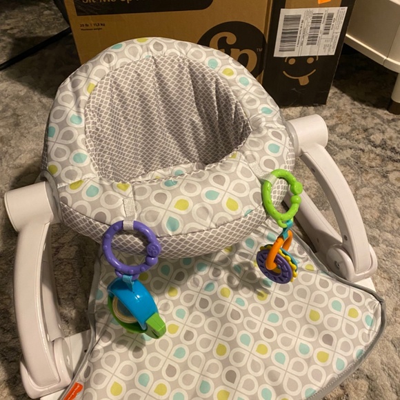 Fisher Price Sit-Me-Up Floor Seat - Picture 2 of 2